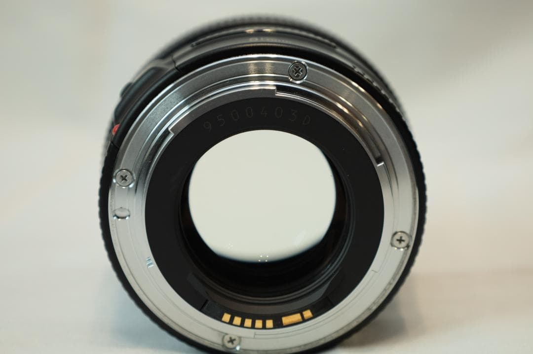 Canon EF 85mm f1.8 単焦点レンズ キヤノン ☆美品　付属品あり