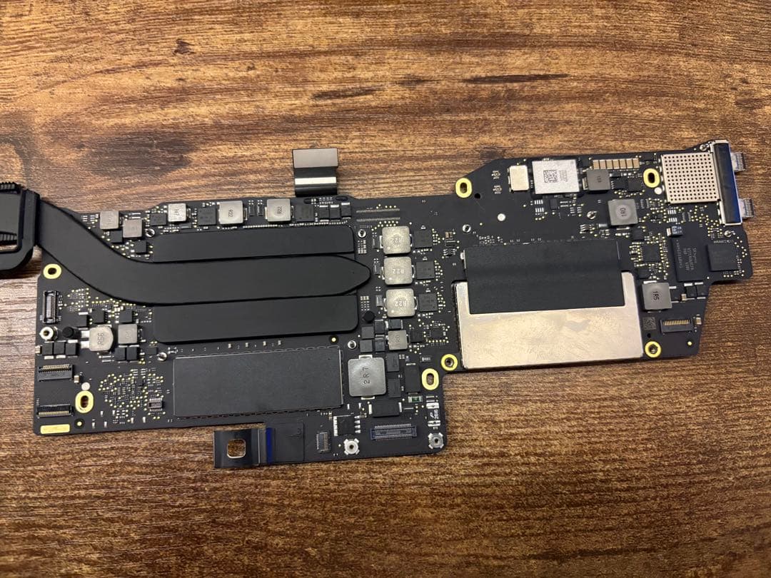 MacBook Pro A1708 ロジックボード SSD256GB
