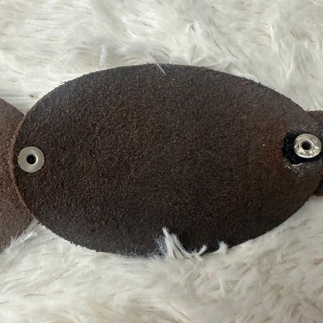 ヴィヴィアン レザーベルト フラワーデザイン オーブ型押印