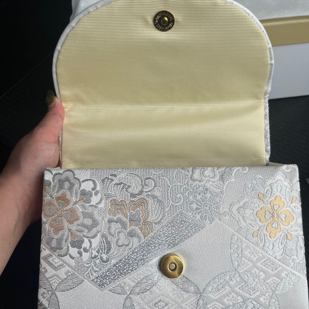 シルバーホワイト刺繍バッグと草履セット 帯地 カブセ