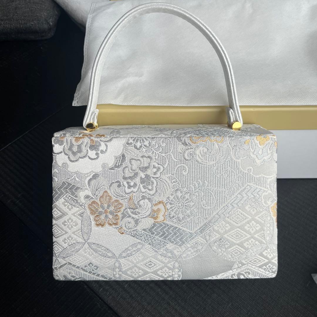 シルバーホワイト刺繍バッグと草履セット 帯地 カブセ