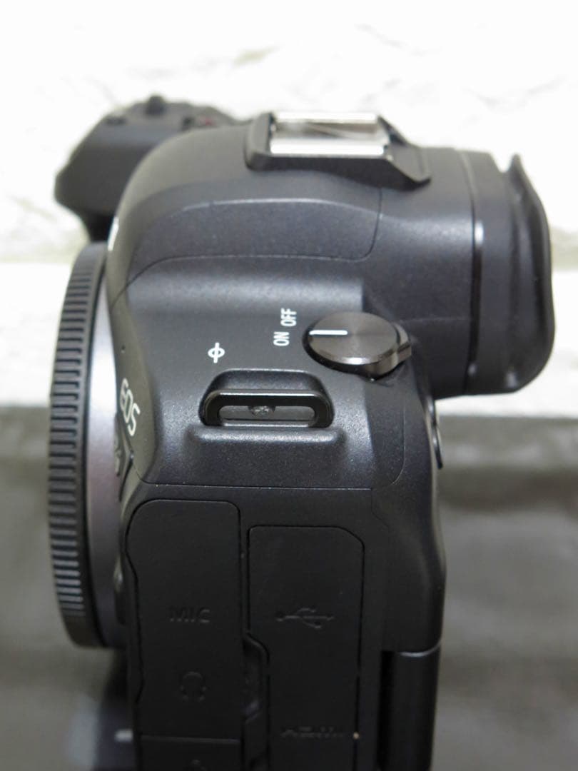 Canon EOS R6 ボディ　55000以下ショット