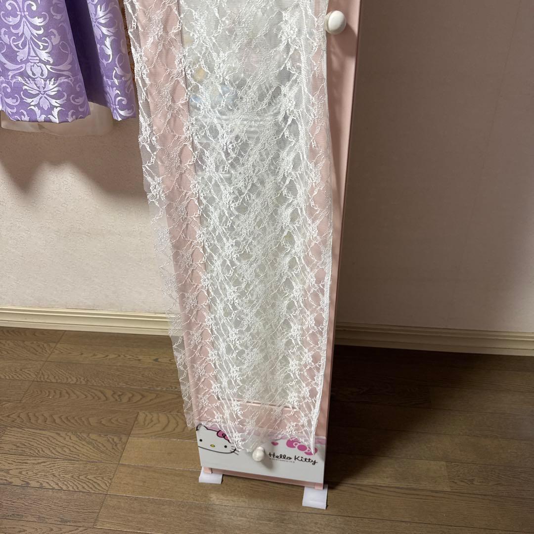 ハローキティ キティちゃん　レース付き　ミラー付きピンク棚