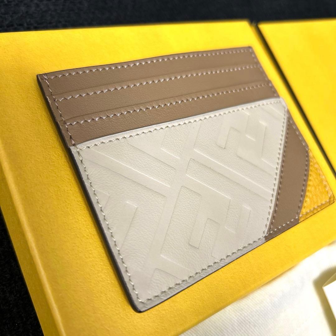 未使用★極美品★FENDI フェンディ ズッカ柄 カードケース