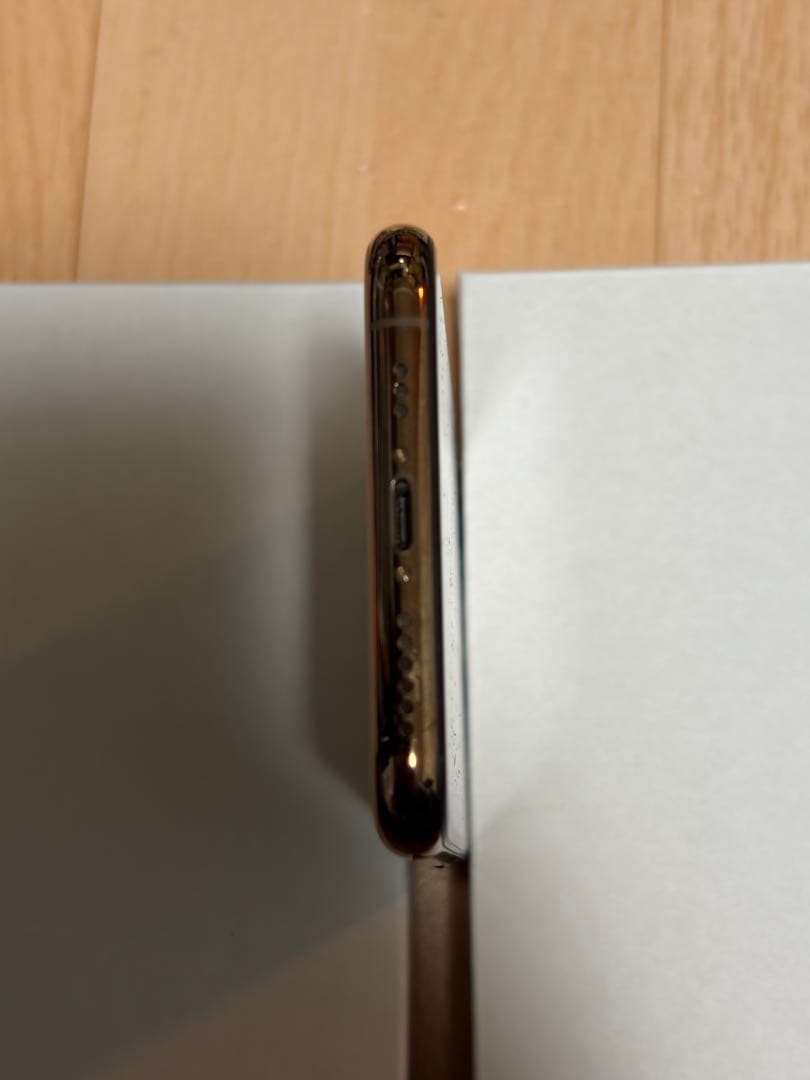 美品　iPhone11 proゴールド 256GB SIMフリー 利用制限○