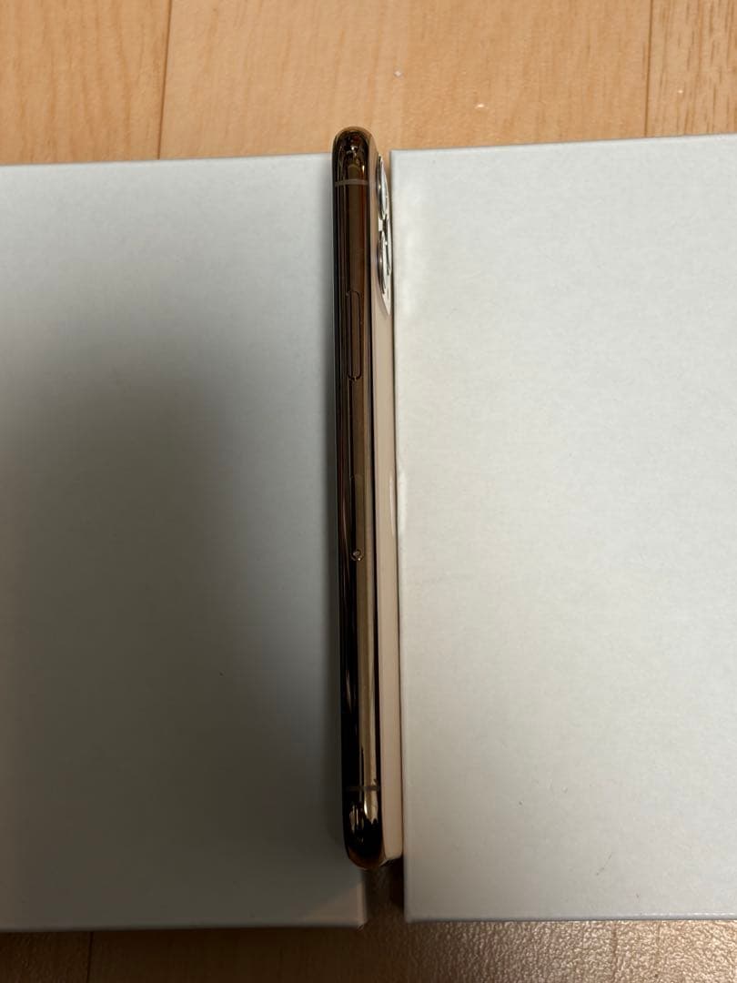 美品　iPhone11 proゴールド 256GB SIMフリー 利用制限○
