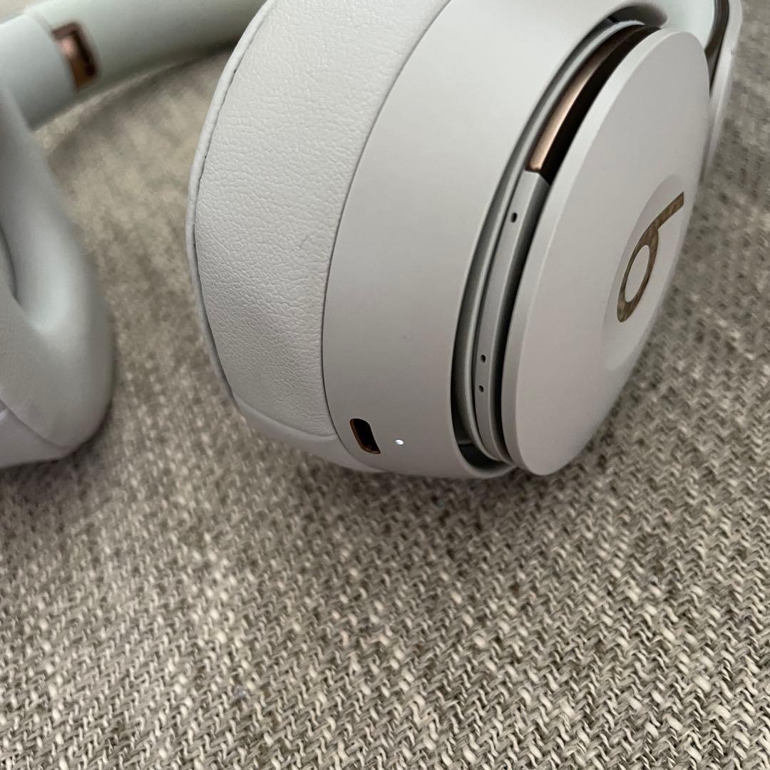 Beats Solo Pro ワイヤレスヘッドホン グレイ