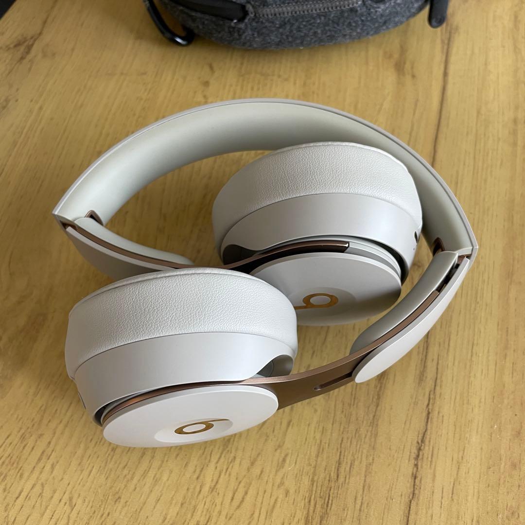 Beats Solo Pro ワイヤレスヘッドホン グレイ