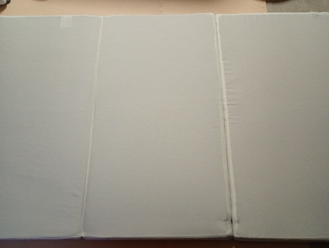 美品 GOKUMIN 三つ折りマットレス セミダブル