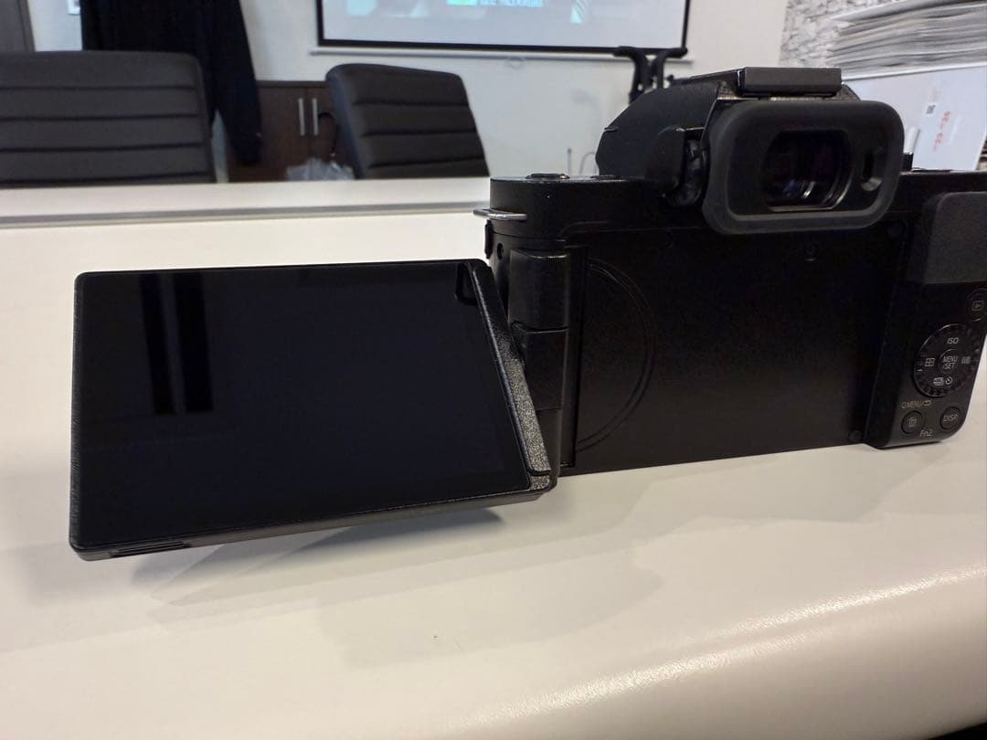 美品 ルミックス LUMIX DC-G100DK レンズ付き