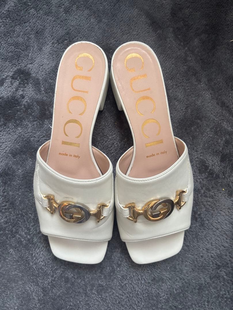 GUCCI ホワイトレザー スライドミュール