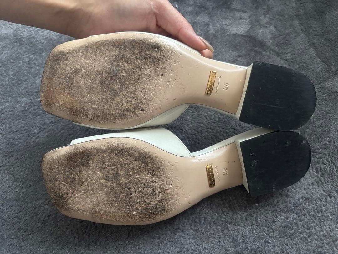 GUCCI ホワイトレザー スライドミュール