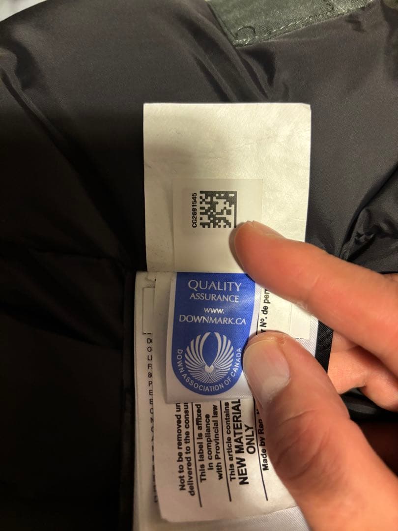 【新品同様　希少色】正規品カナダグースジャスパーオリーブ(ボルケーノ)Ｍサザビー