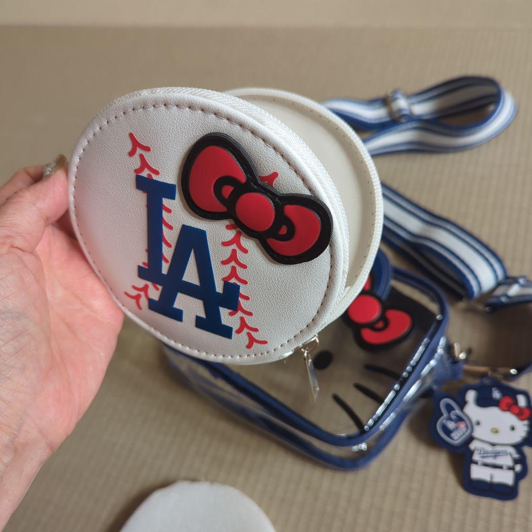 値下げしました！ドジャース ハローキティ クロスボディバッグ 8/5 限定配布