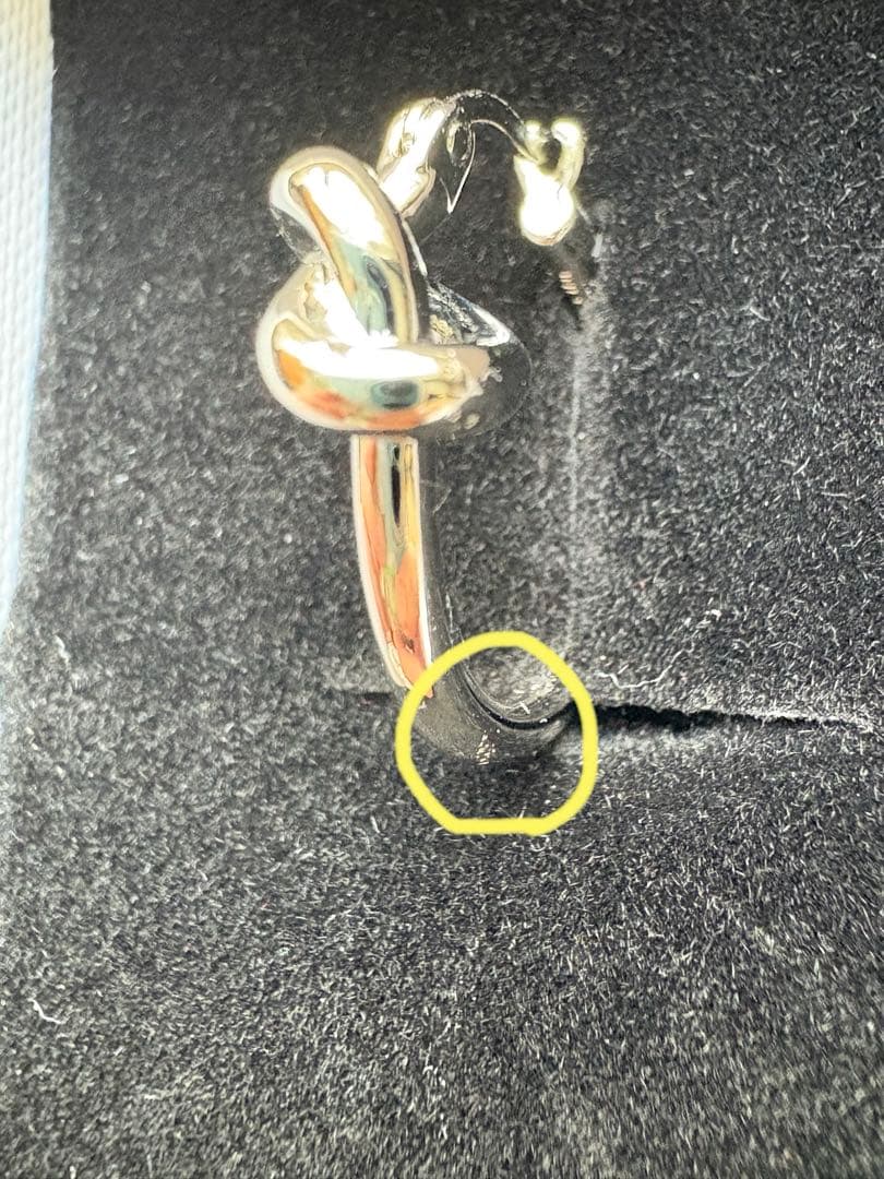 【値下げ】【片耳】CELINEセリーヌ　ノット スモールフープ　ピアス シルバー