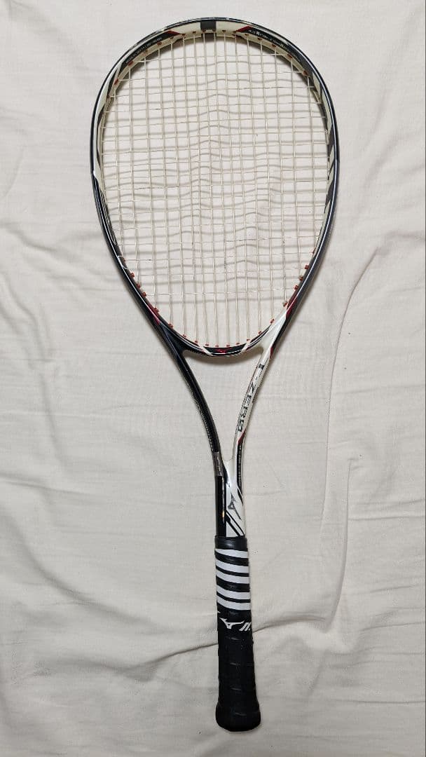 ソフトテニスラケット　2本　ヨネックスとミズノ