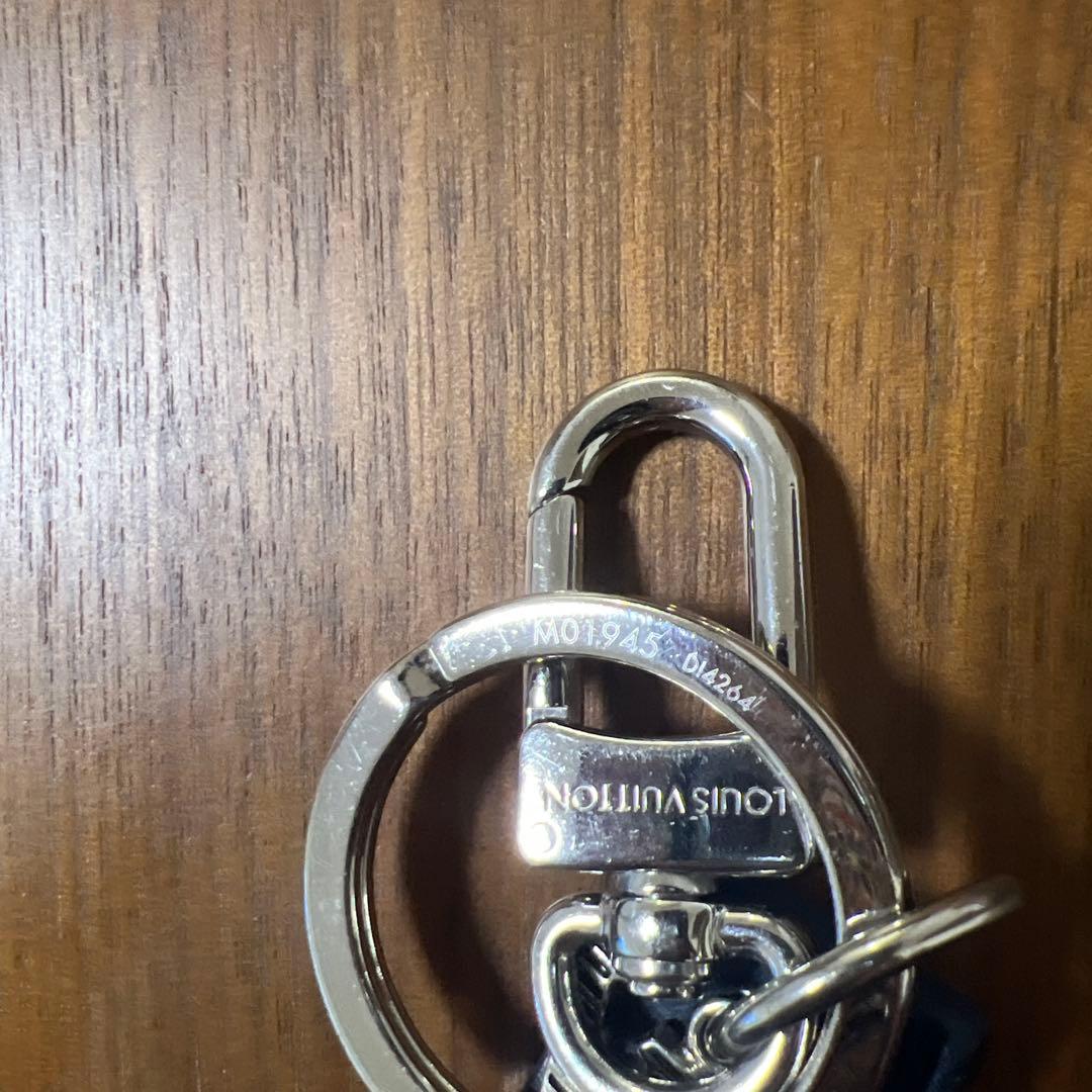 りょん様ルイヴィトン　キーホルダー・ドラゴンヌ