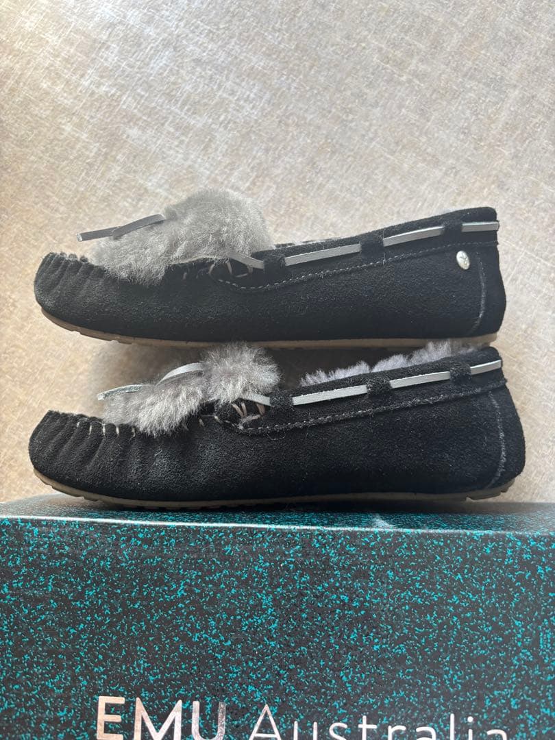 W7サイズ／EMU Amity Cuff モカシン　ブラック