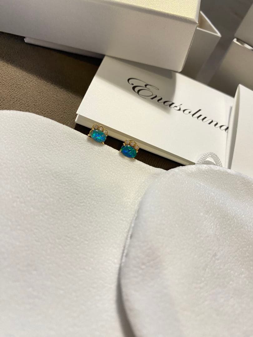 RIOさま専用　Enasoluna 一粒ストーン　ピアス　2つセット