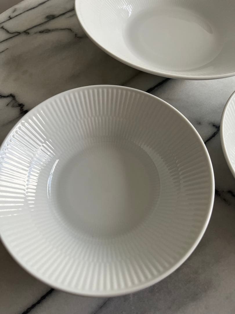 ロイヤルコペンハーゲン　ホワイトフルーテッド　ディープ　24cm 17cm