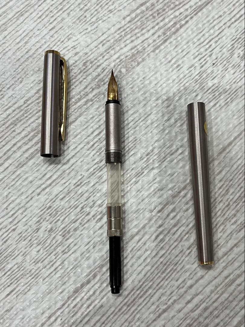 モンブランMONTBLANC万年筆　ペン先585