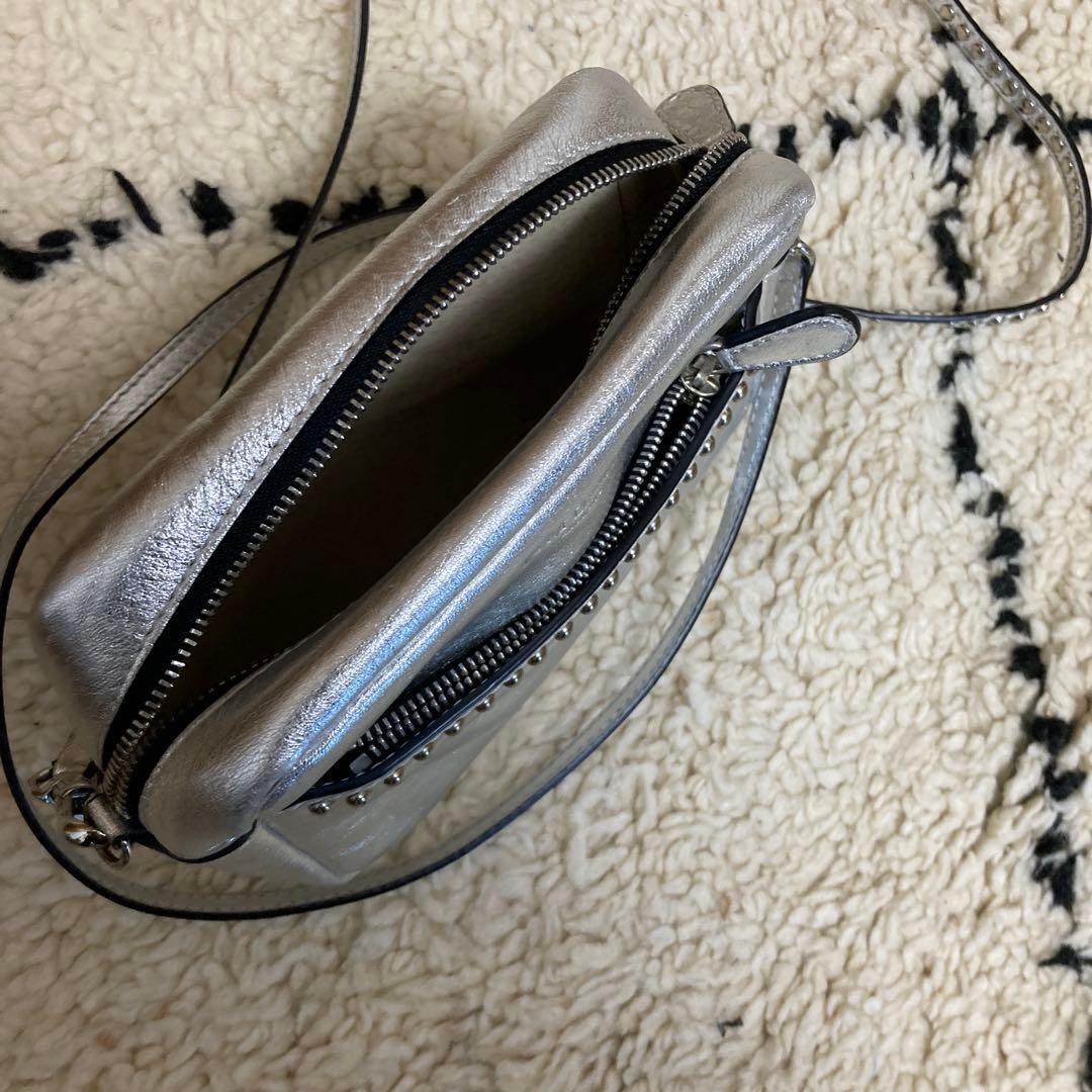 シルバー スタッズ付き ショルダーバッグ
