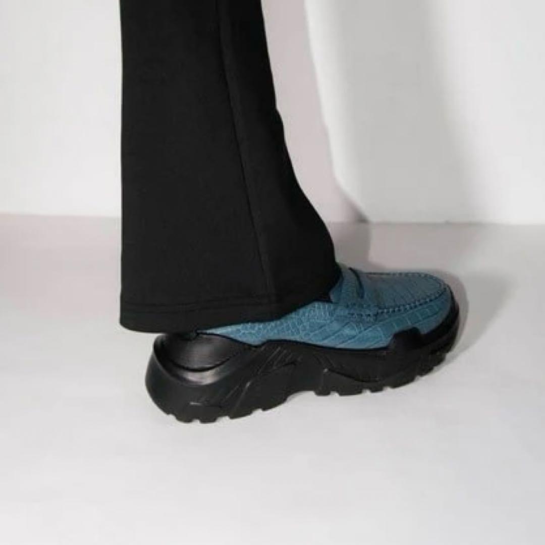 AKIKO AOKI ローファー