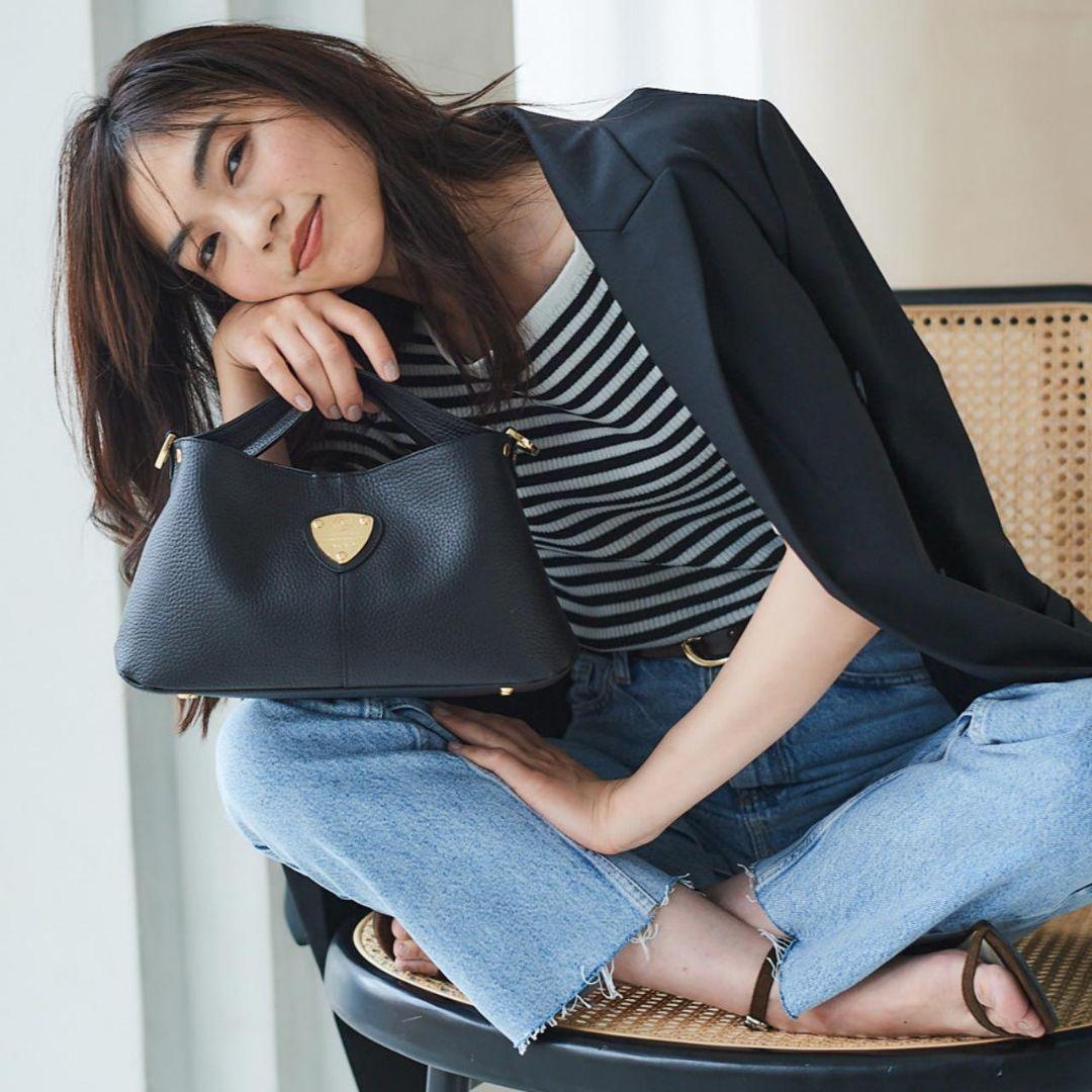 【美品(記載事項有)】ATAO　❤️chivy+(チヴィプラス)❤️　ブラック