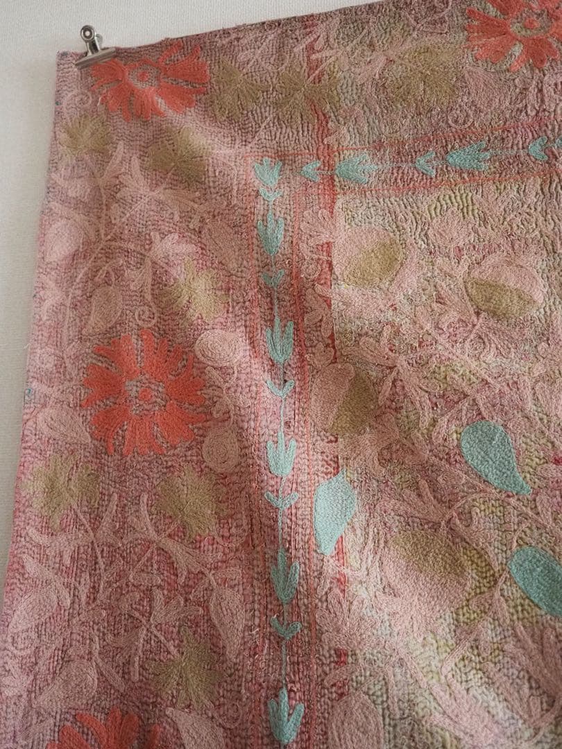 【希少】　スザニ刺繍カンタキルト　スザニ刺繍　ピンク　インド　一点もの