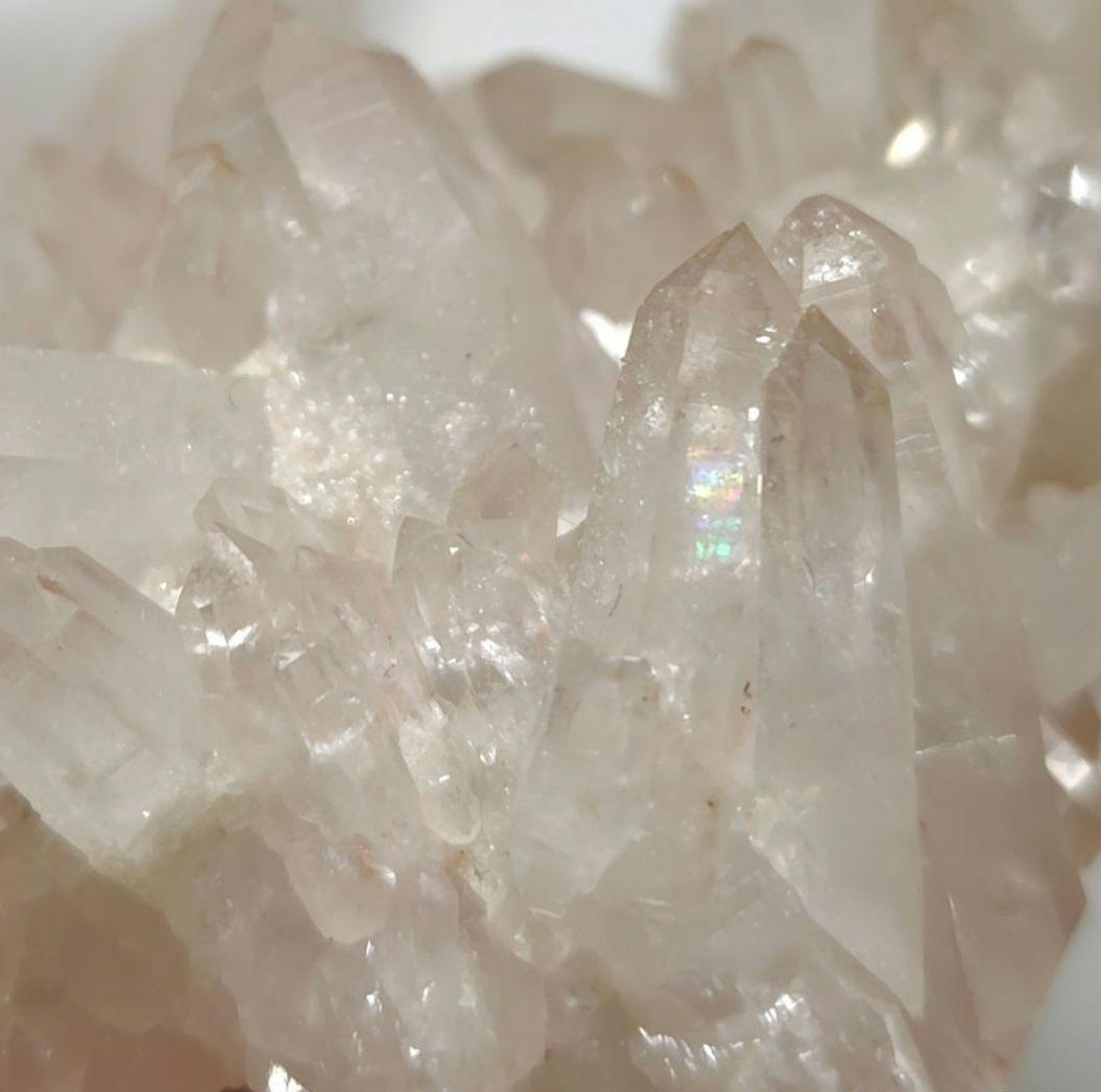 薔薇と棘＊虹入り マニカラン産ピンククォーツ&グリーンファントム DTクラスター