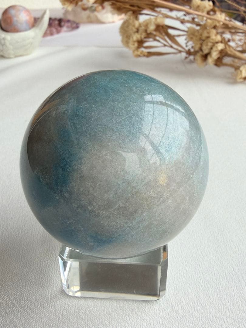 ☆癒し系天然石☆優しい水色を楽しめるトロレアイトスフィアΦ64mm