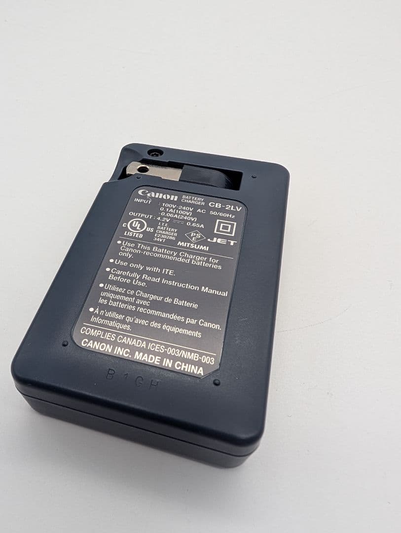 Canon IXY DIGITAL 20 IS デジカメ キャノン シルバー