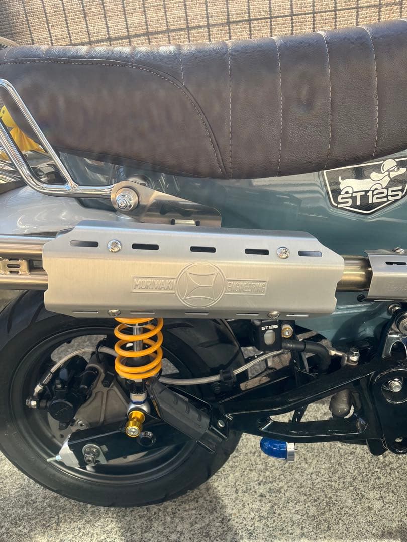 JB04-ダックス125マフラー　モリワキラフギア