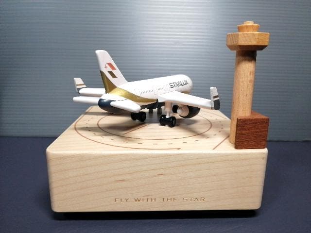 スターラックス航空 木製オルゴール Music Box 音楽と共にバスが走行