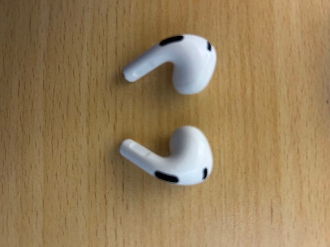 AirPods 第三世代ワイヤレスイヤホン 本体 充電ケース付き