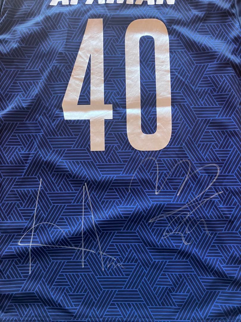 非売品 激レア アビスパ福岡 アンバサダー全選手サイン入りアカデミーユニフォーム