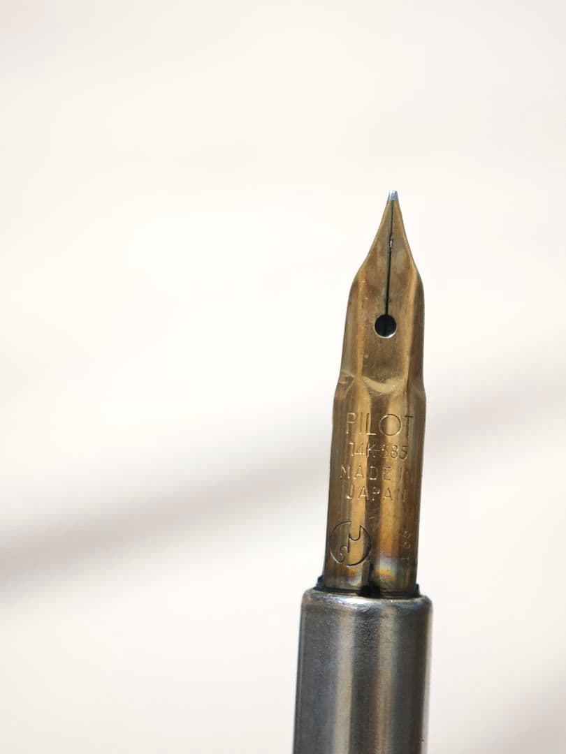 Pilot　C-1000GW　キャップレス　万年筆　廃盤　パイロット　金張り