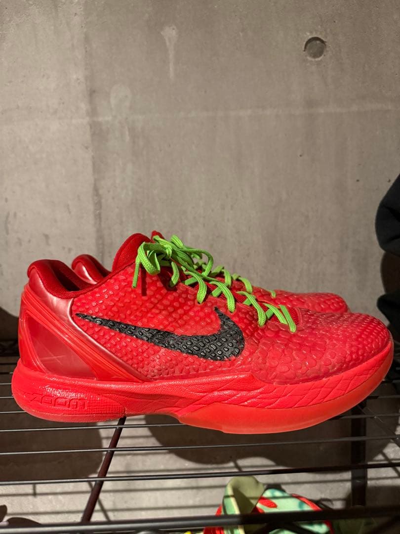 １/29まで　KOBE 6 PROTRO Reverse Grinch