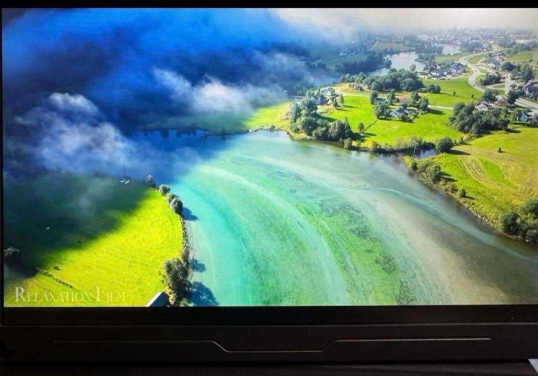 美品13.3インチ モバイルモニター2K高画質 2560×1600スピーカー内蔵