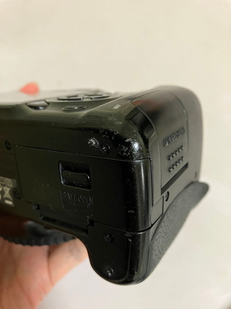 Canon EOS kiss X4 用純正バッテリーとジャンク扱いの本体とレンズ