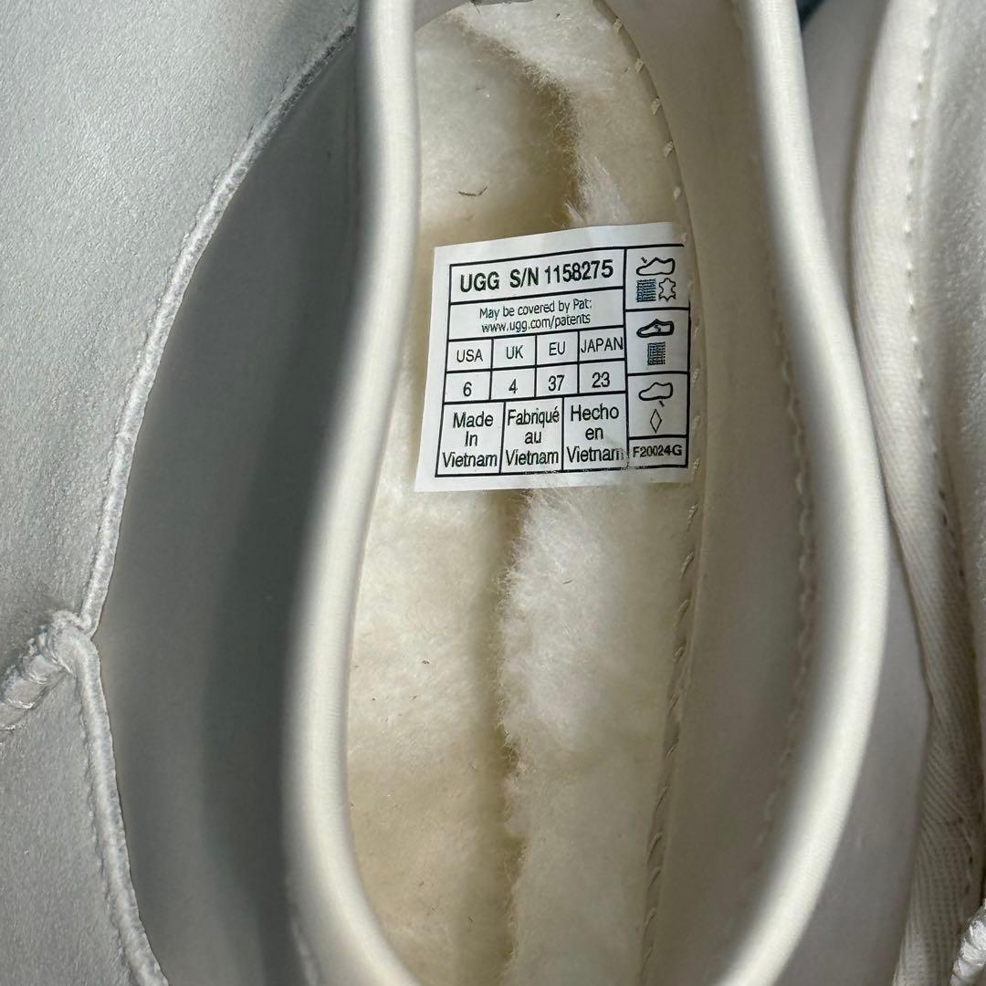 【新品未使用】UGG クラシックミニ ディッパー パッファー ホワイト 23cm