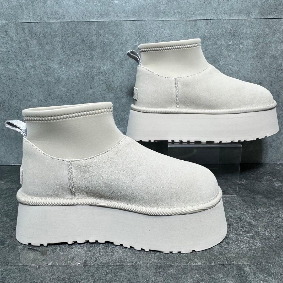 【新品未使用】UGG クラシックミニ ディッパー パッファー ホワイト 23cm