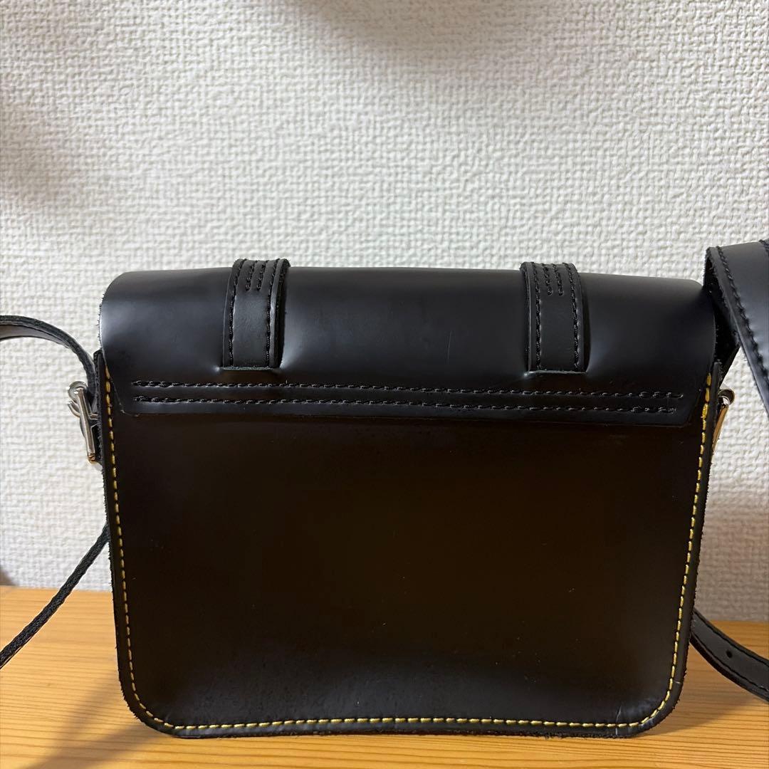 最安値　Dr. Martens 7インチ サッチェルバッグ