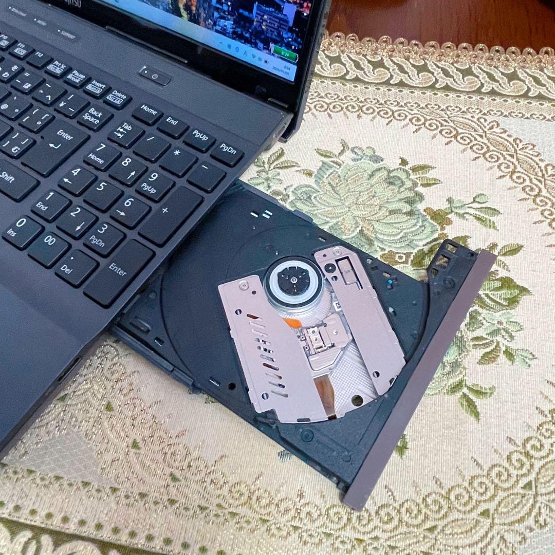 フルHD⭐︎Corei7⭐︎SSD⭐︎ブルーレイ⭐︎ノートパソコン オフィス付き