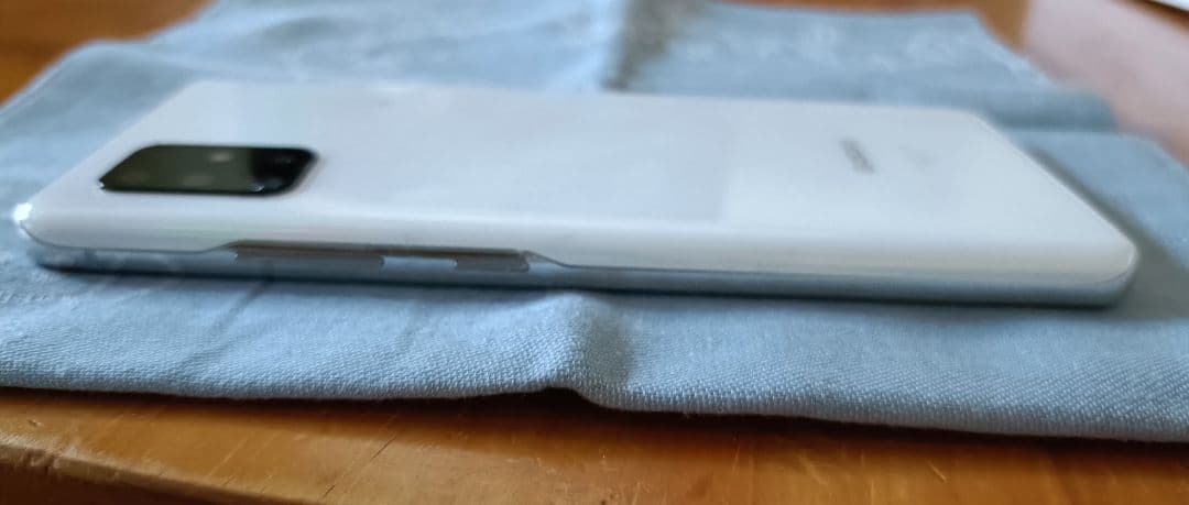 【動作確認済】GalaxyA51　ホワイト　初期化済　箱・取説・イヤホン未使用