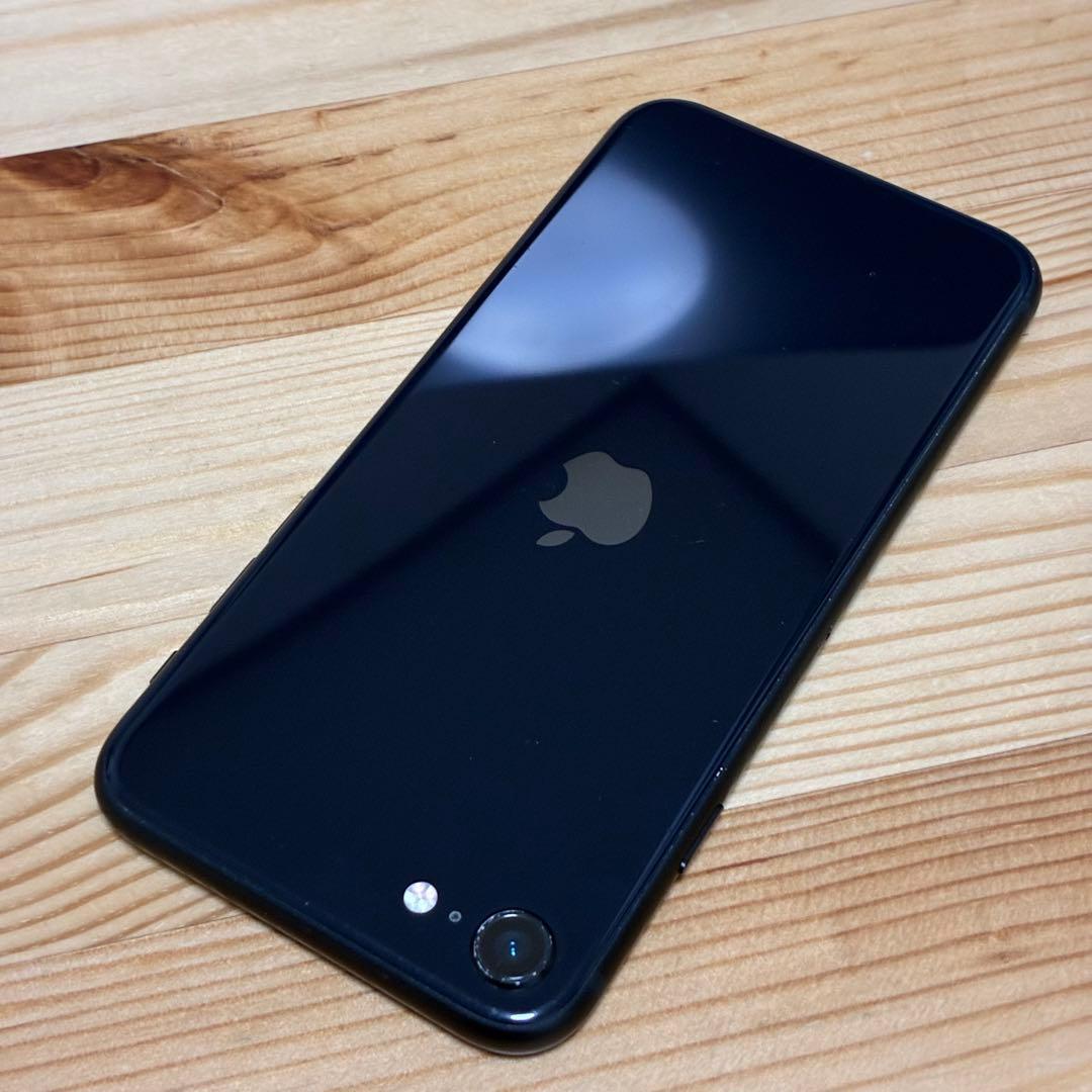 k*a様 バッテリー新品　iPhoneSE第3世代64GB SIMフリー　美品