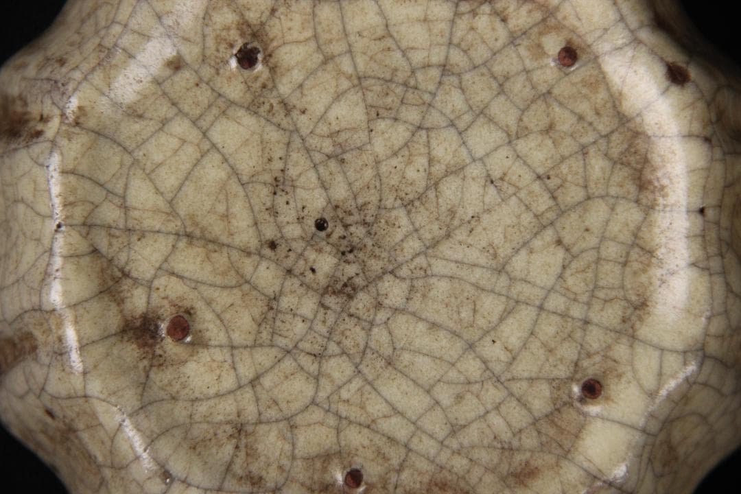 中国美術 開片釉 小皿　近代　哥窯　菱花形　茶道具　小鉢 裂紋釉 EN21-05