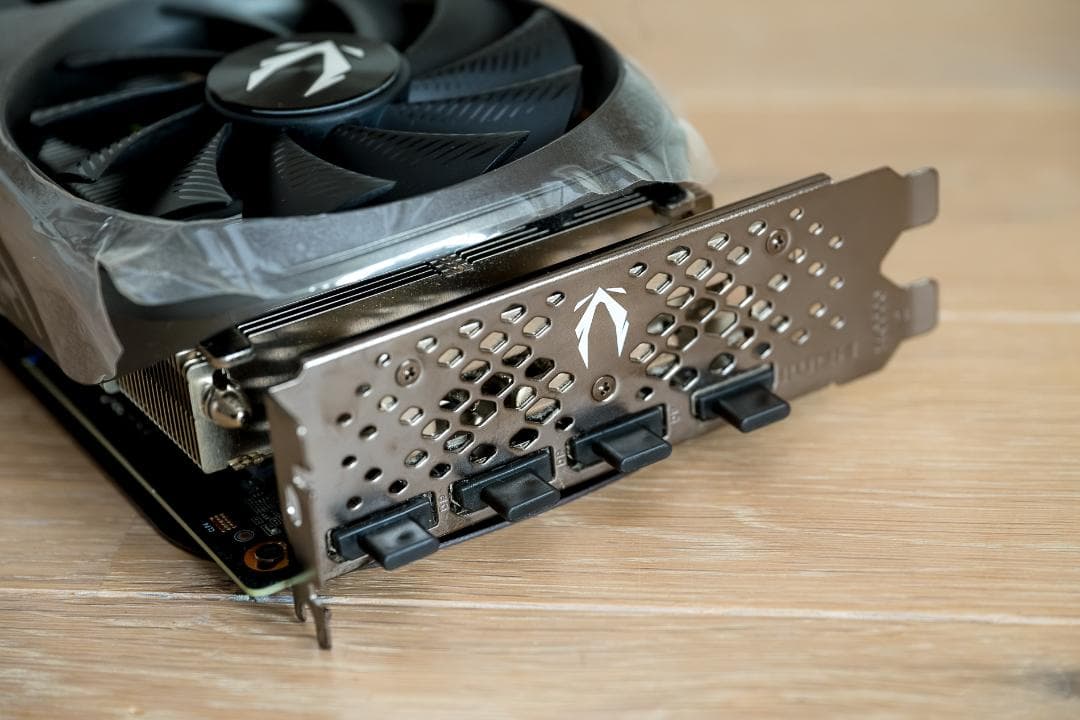 グラフィックボード・グラボ・ビデオカード ZOTAC GEFORCE RTX 4070 Ti SUPER TRINITY
