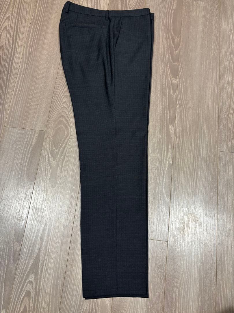 HUGO BOSS（ヒューゴボス)ダークグレー チェック柄 ビジネススーツ