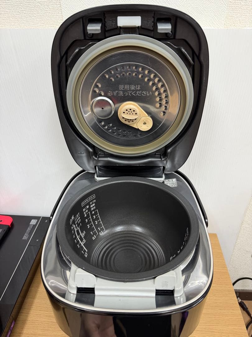 東芝 真空圧力IH炊飯器 RC-10VQM（1.0L）2018年製